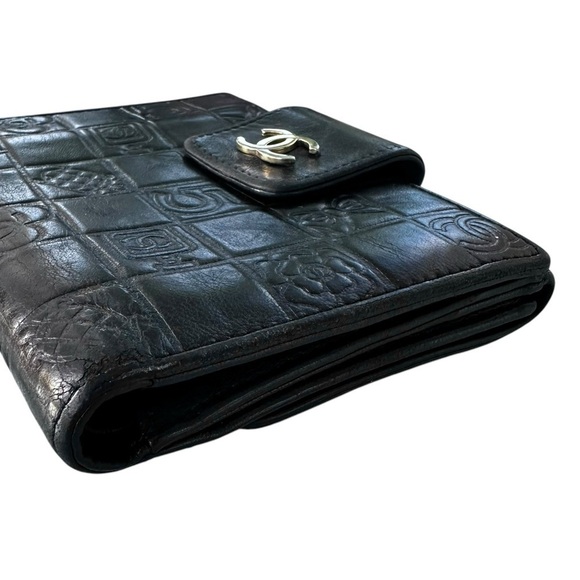 Authentic CHANEL Black Lambskin Leather Lucky Charms Embossed Bifold Wallet - Picture 14 of 16